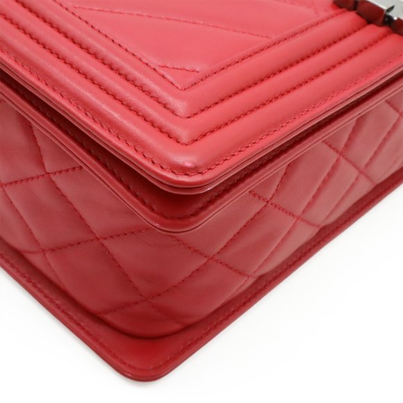 CHANEL Boy Chanel Matelasse Coco Mark Chain Shoulder Bag in Fuchsia Pink Lamb... - Picture 4 of 10